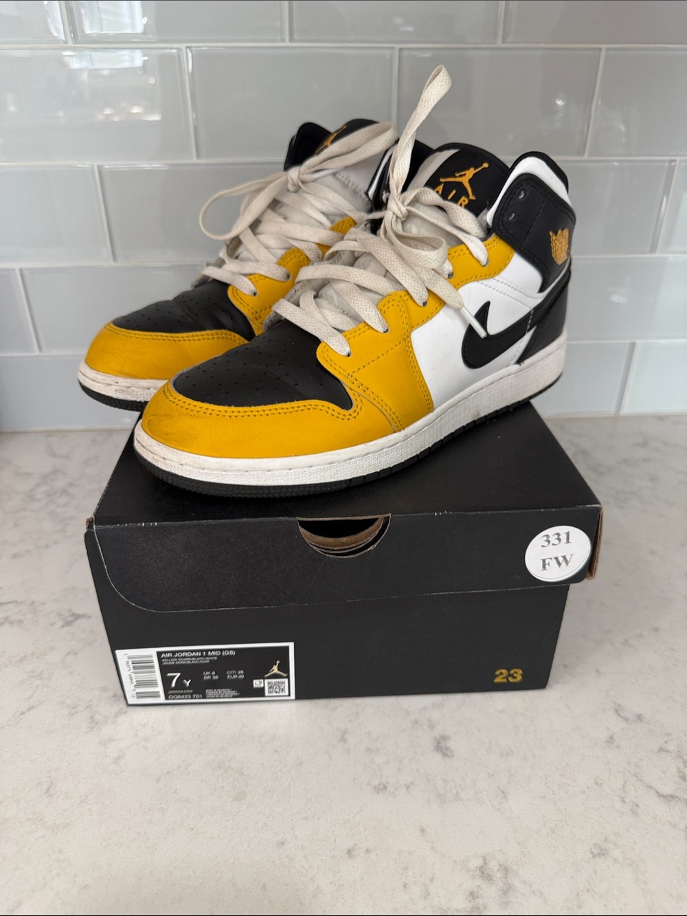 Air Jordan Kids Mid- 7y
